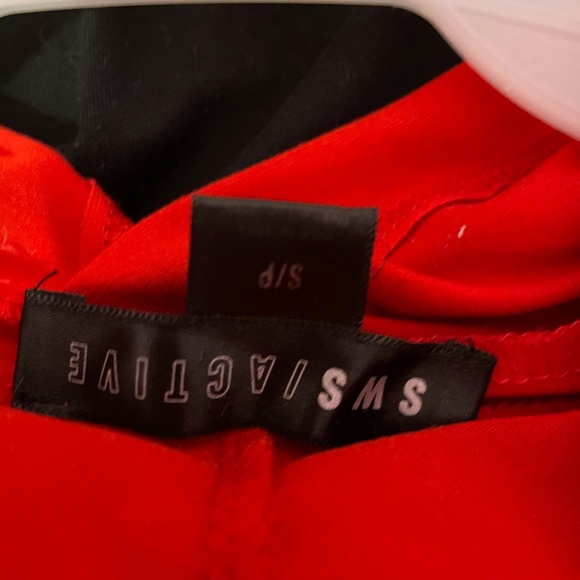 Cropped Tight Body Fitting Hoddie - Picture 2 of 3